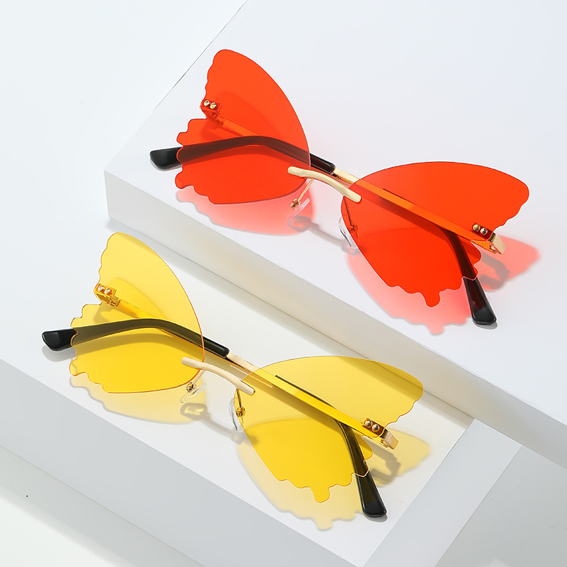 Kacamata Hitam Bentuk Kupu-kup - Streetwear Brand With Butterfly ulasan dan harga